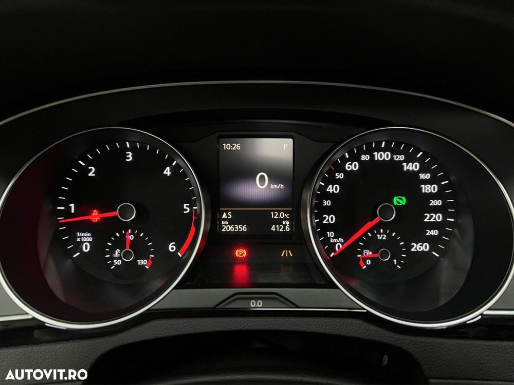 Volkswagen Passat 2.0 TDI DSG Highline - 8