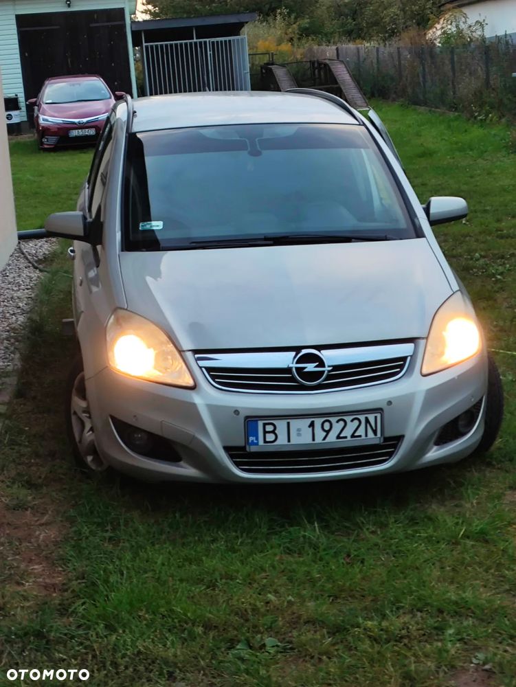Opel Zafira - 9
