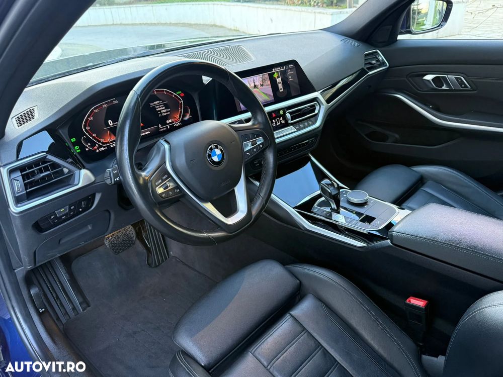 BMW Seria 3 330i xDrive Aut. Luxury Line - 7