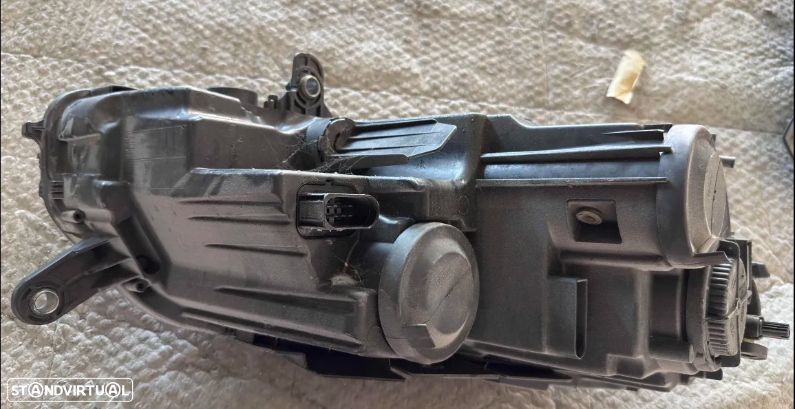 OPTICA Esquerda 	VW PASSAT - 3