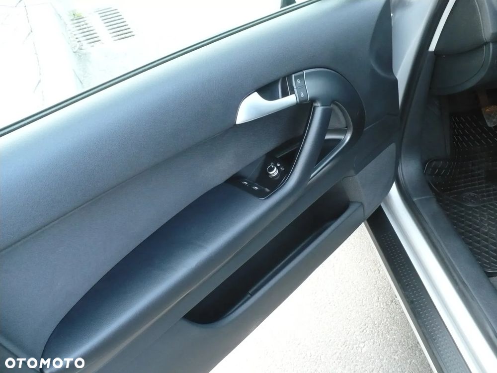 Audi A3 3-drzwiowe 2.0 TDI Ambition - 11