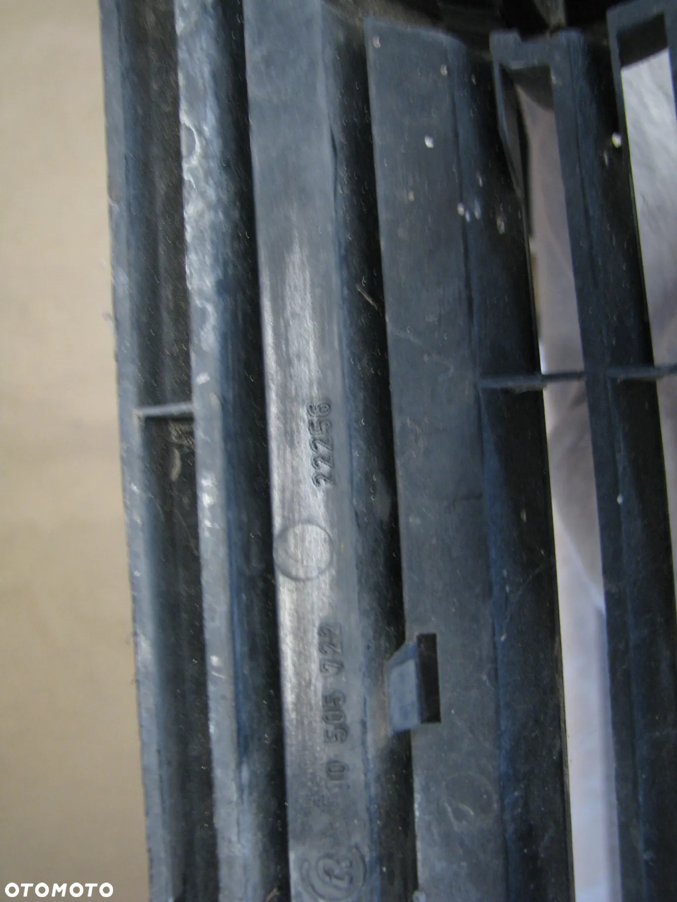 OPEL VECTRA B - GRILL ATRAPA  90505722 - 11