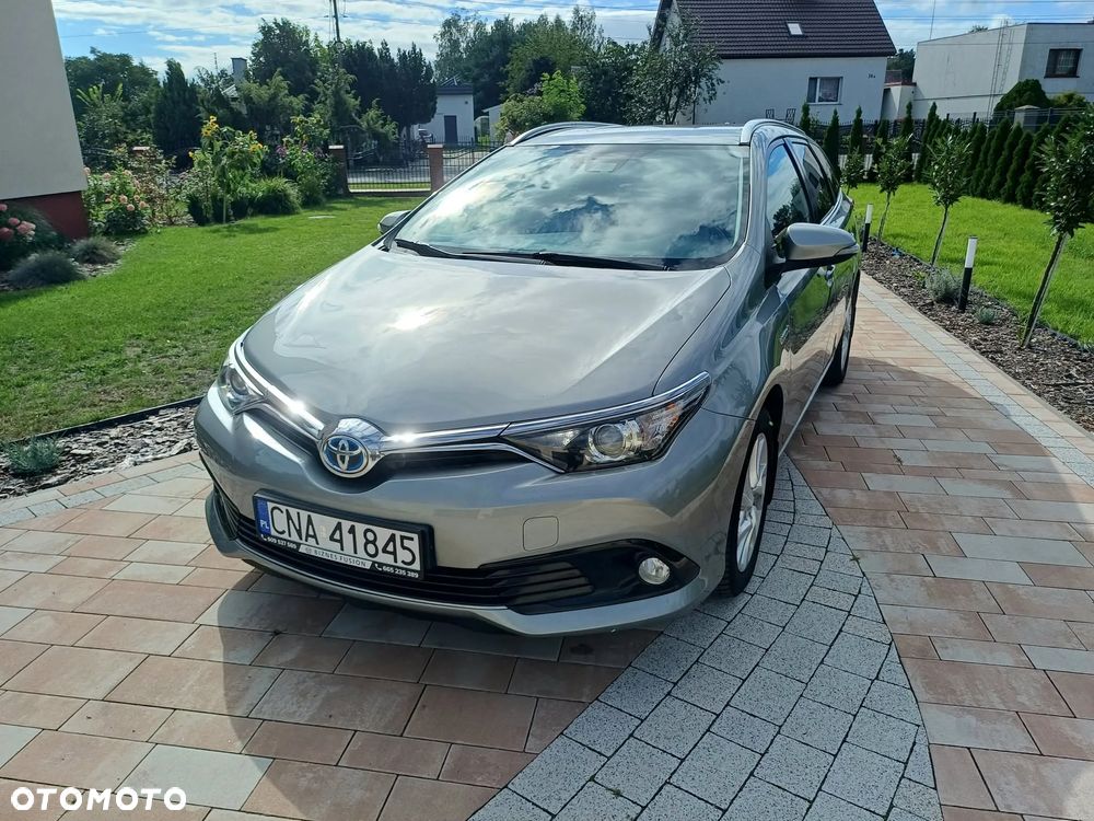 Toyota Auris 1.8 HSD Luna - 2