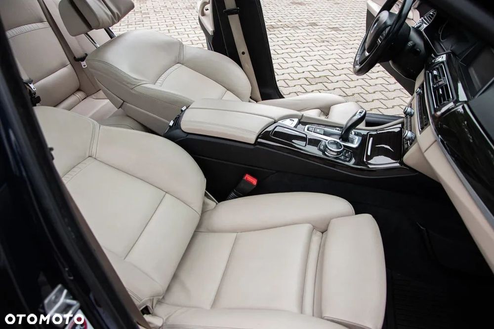 BMW Seria 5 520d Luxury Line - 25