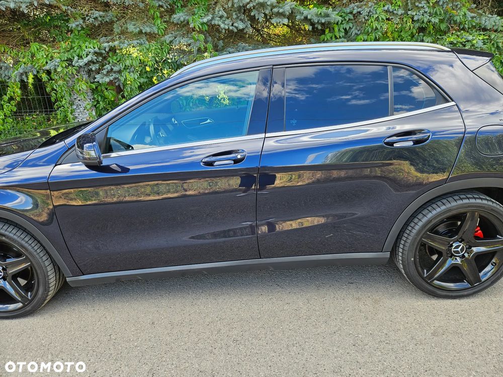 Mercedes-Benz GLA 250 7G-DCT Activity Edition - 4