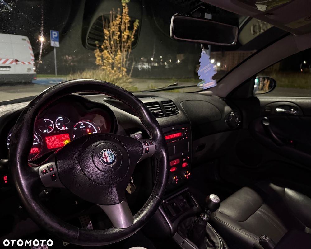 Alfa Romeo GT 1.9JTD 16V Black Line - 20