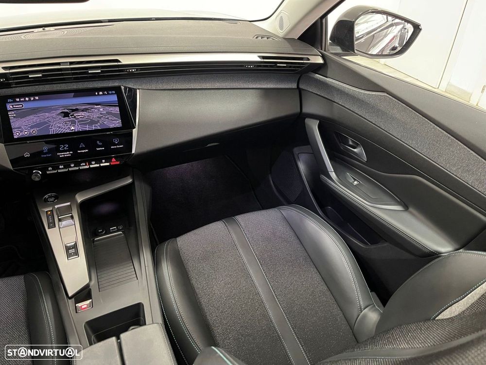 Peugeot 308 SW 1.2 PureTech Allure Pack EAT8 - 23