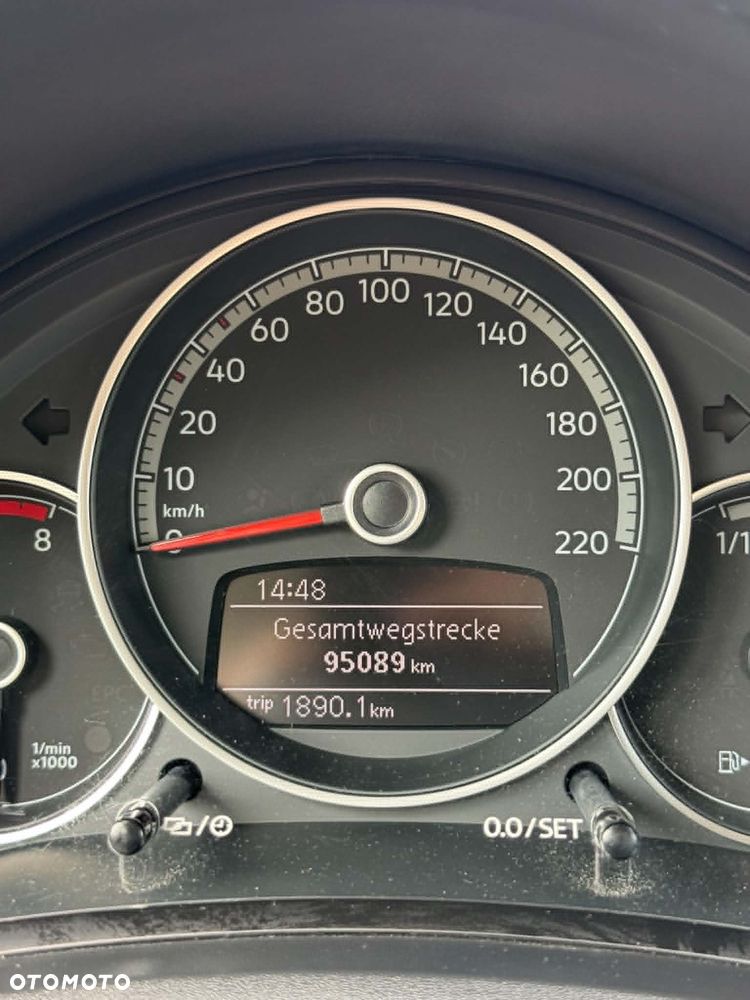 Volkswagen up! move - 12