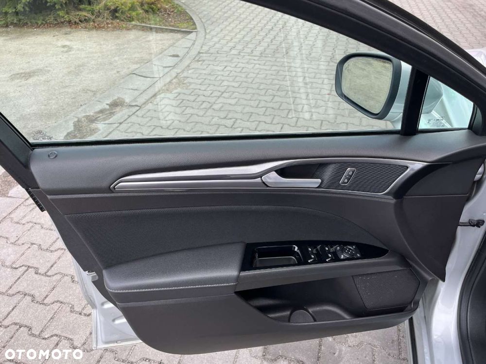 Ford Mondeo - 29