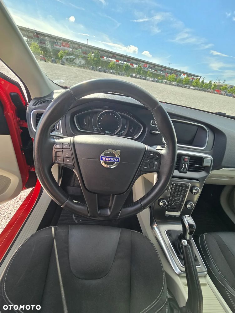 Volvo V40 T2 Drive-E Momentum - 9