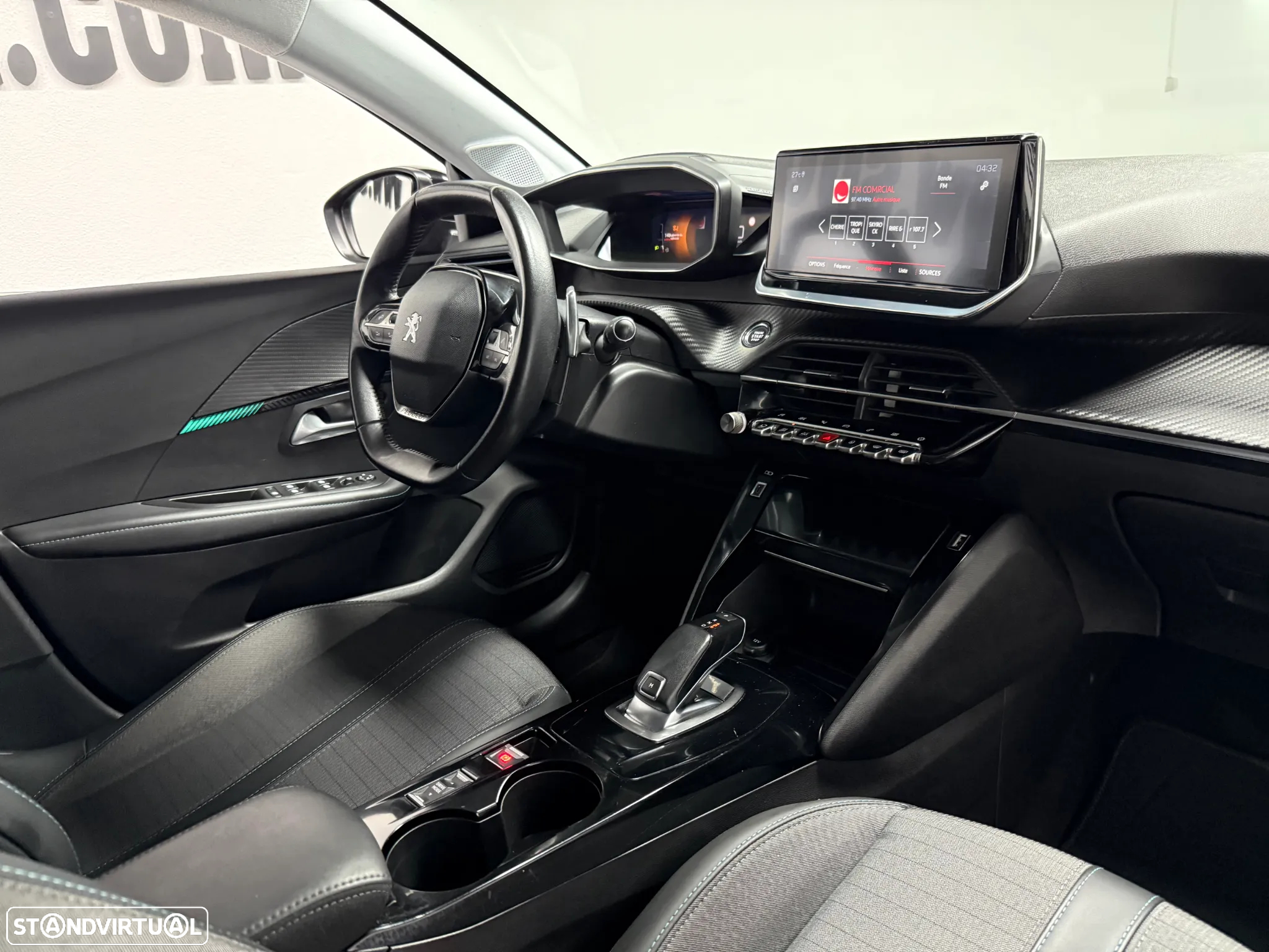 Peugeot 208 1.2 PureTech Allure EAT8 - 11