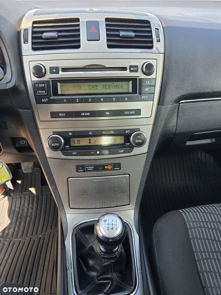 Toyota Avensis - 30