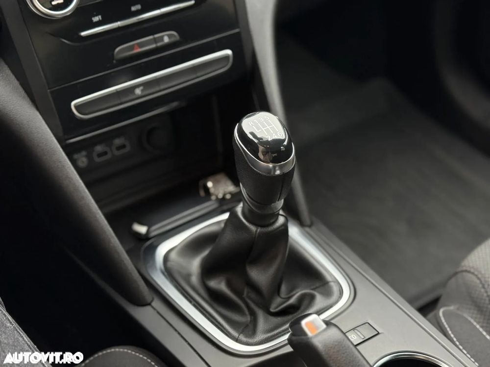 Renault Megane TCE 140 GPF Zen - 16