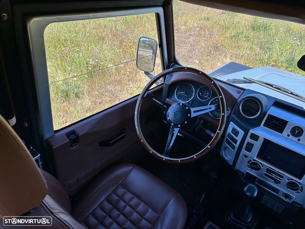 Land Rover Defender 90 2.4 CRD S - 25