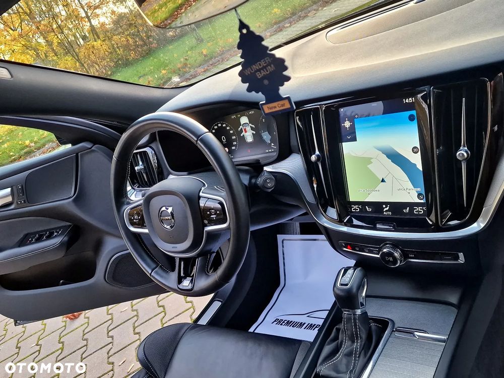 Volvo V60 D3 Geartronic R-Design - 22