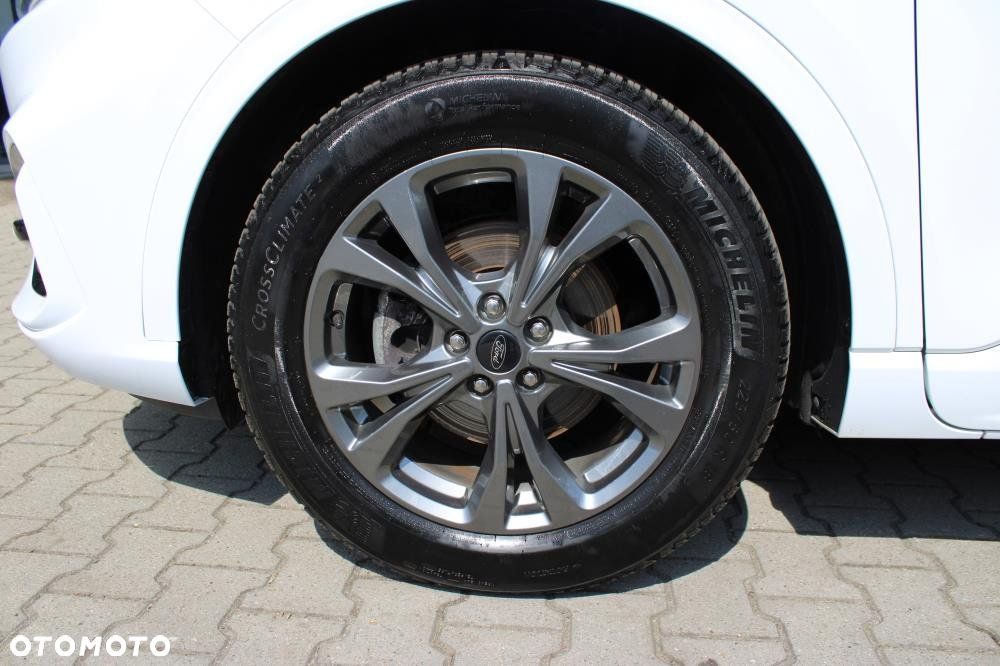 Ford Kuga - 26