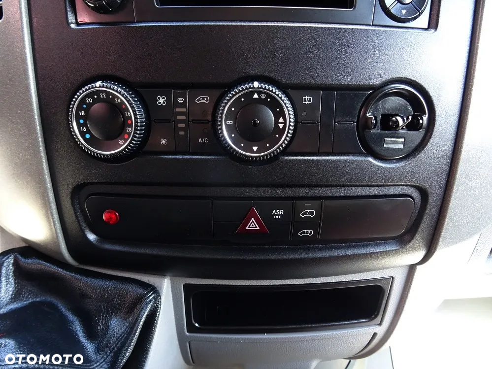 Mercedes-Benz Sprinter - 29