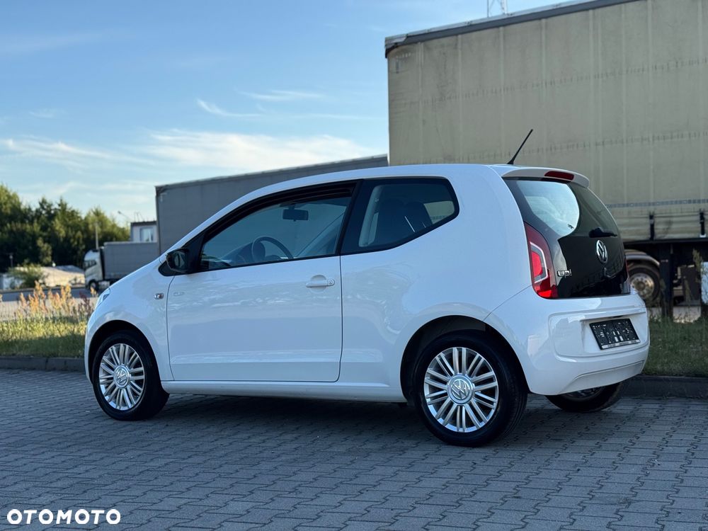 Volkswagen up! R-Line - 5