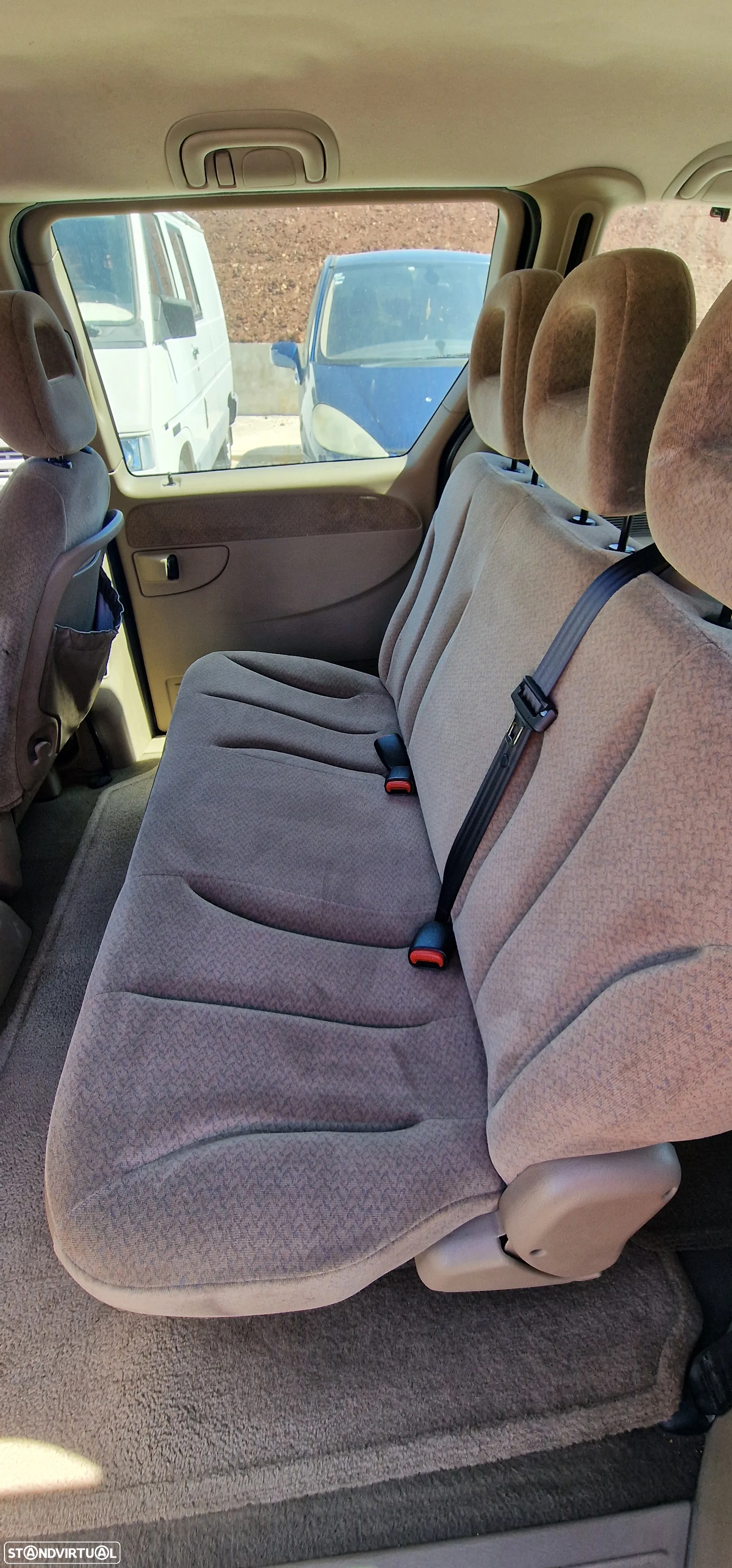 Chrysler Voyager 2.5 CRD SE - 9