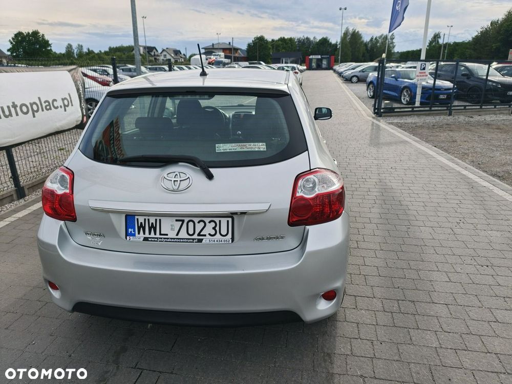Toyota Auris - 14