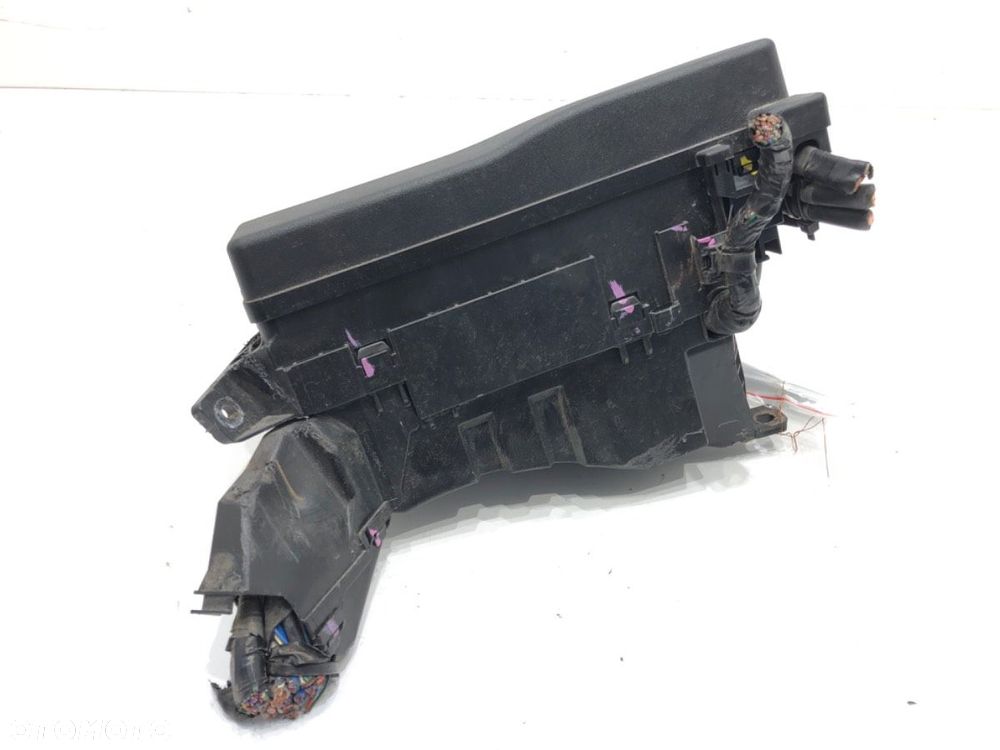 SKRZYNKA BEZPIECZNIKÓW - 347.00 PLN - TOYOTA AURIS Kombi (_E18_) 2013 - 2018 1.6 D4-D (WWE185_) 82 - 2