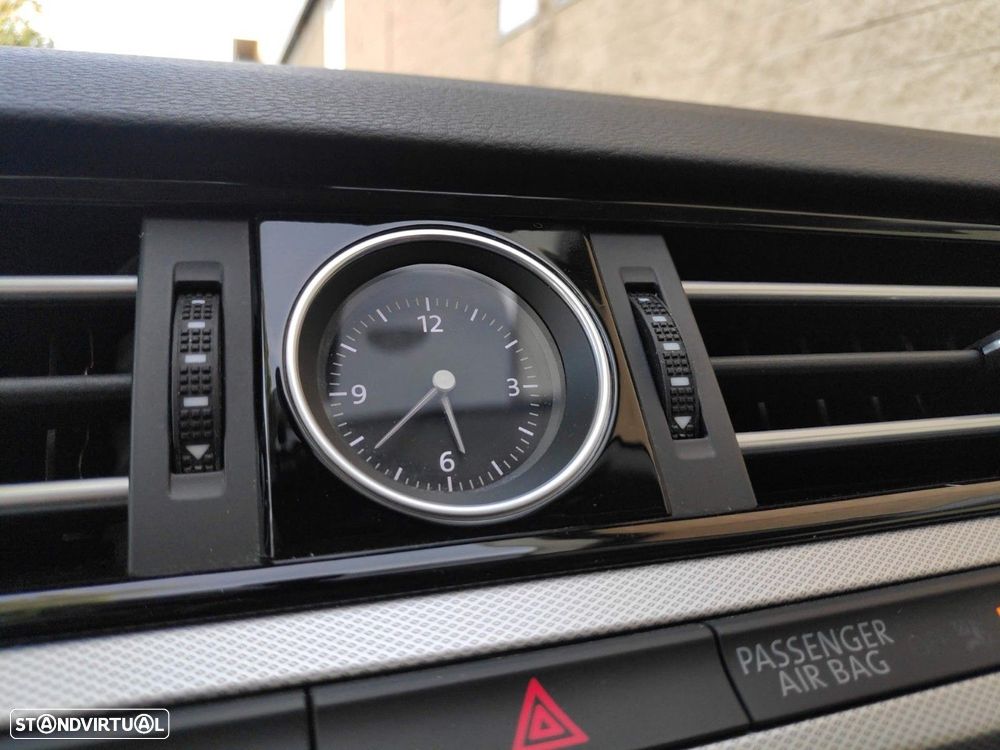 VW Passat Variant 1.6 TDI Confortline DSG - 23