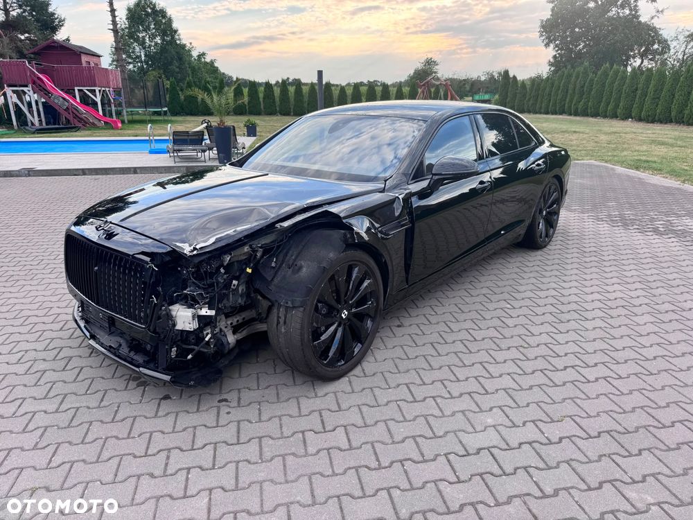 Bentley Flying Spur V8 S - 11
