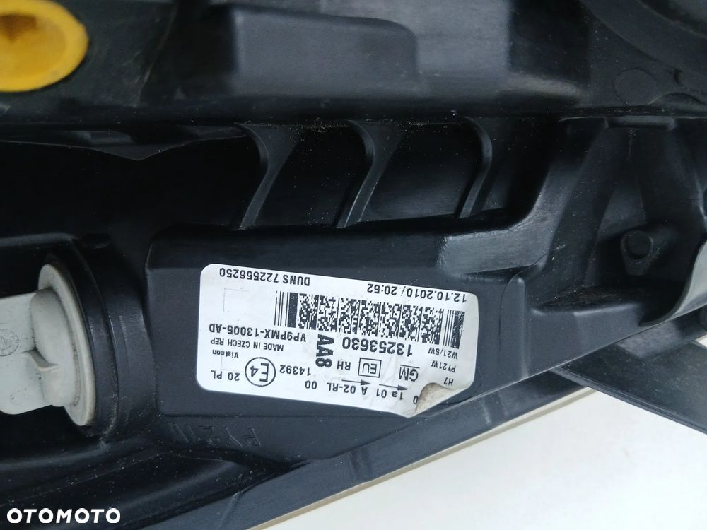 Reflektor przód przedni prawy lampa Opel Meriva B - 9