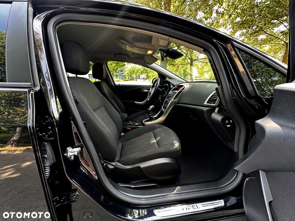 Opel Astra 1.4 Turbo Design Edition - 29
