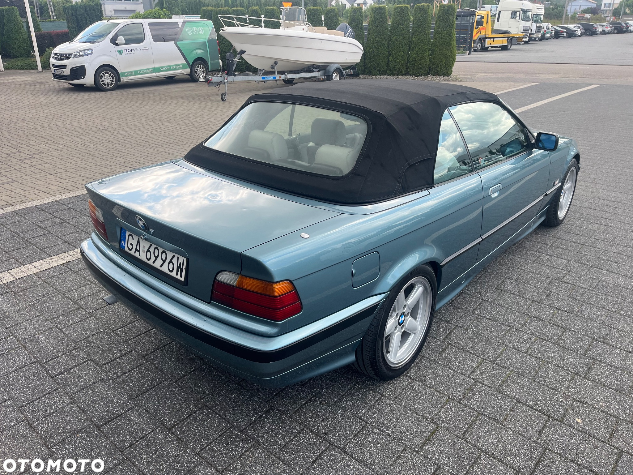 BMW Seria 3 318i Cabriolet - 31