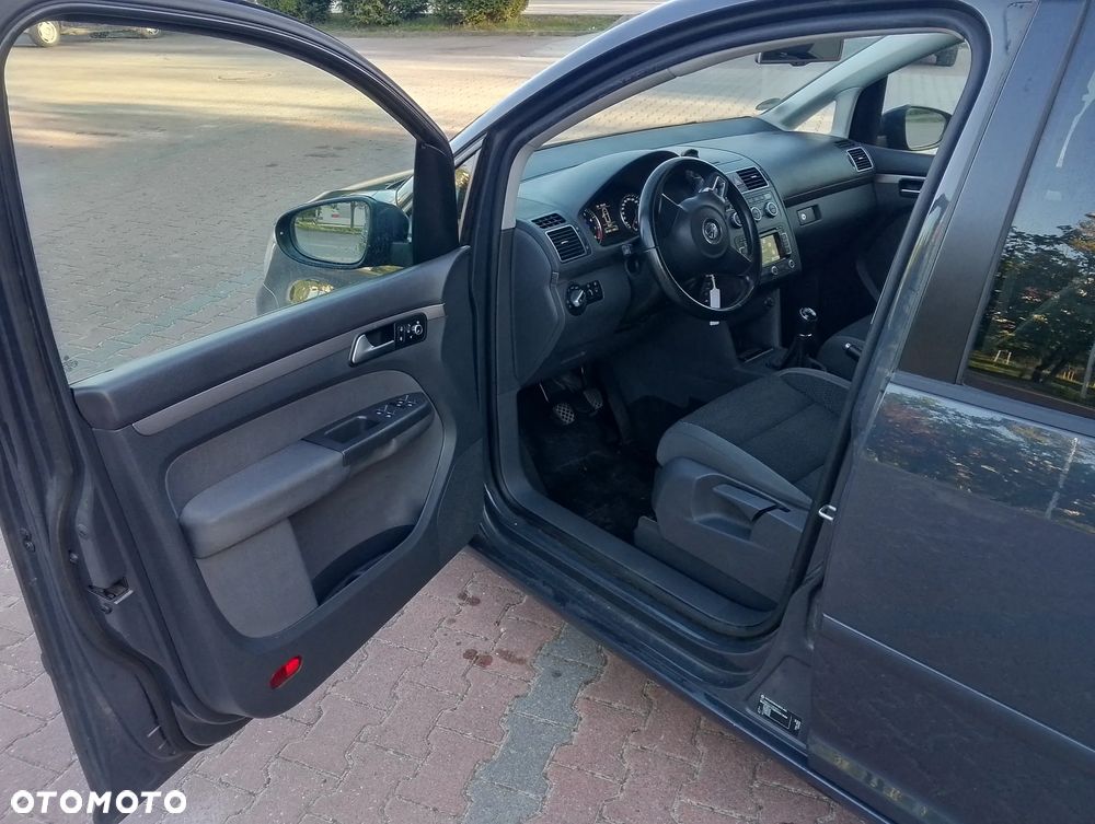 Volkswagen Touran 1.6 TDI DPF STYLE - 17