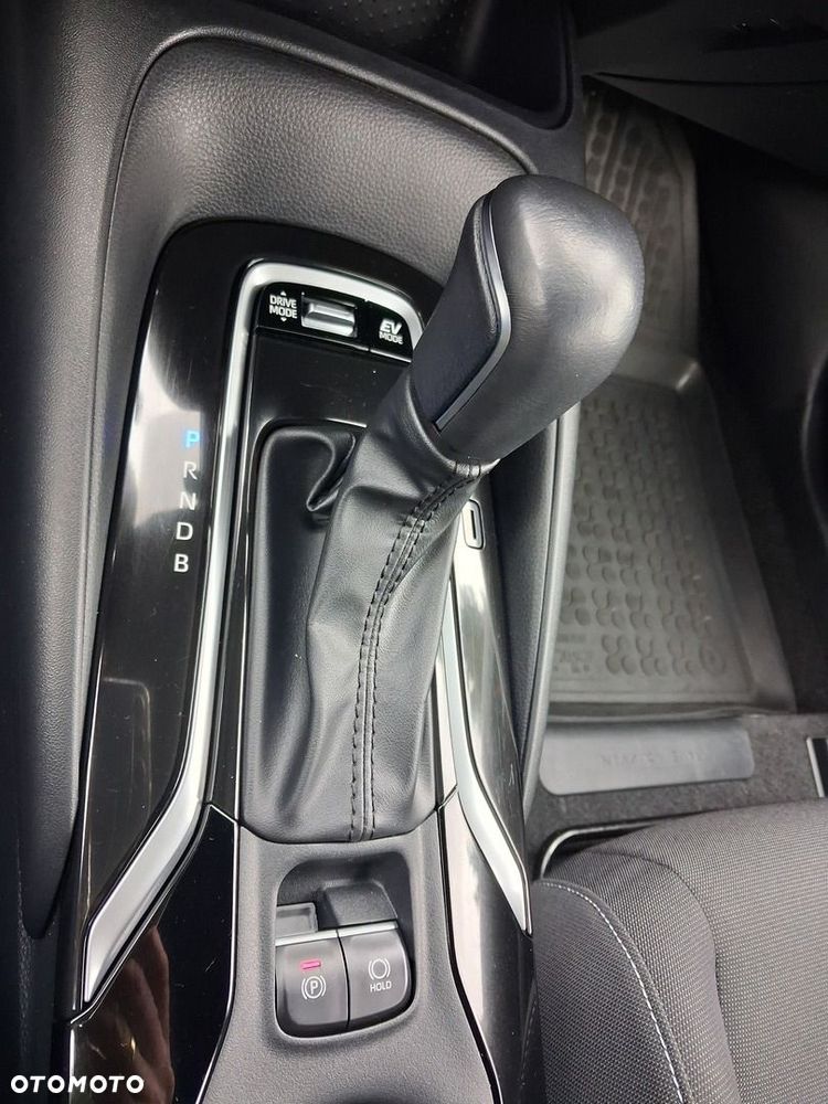 Toyota Corolla 1.8 Hybrid Comfort - 17