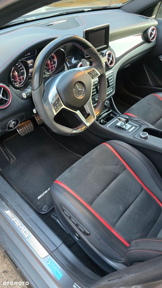 Mercedes-Benz GLA 45 AMG 4-Matic Edition 1 - 8