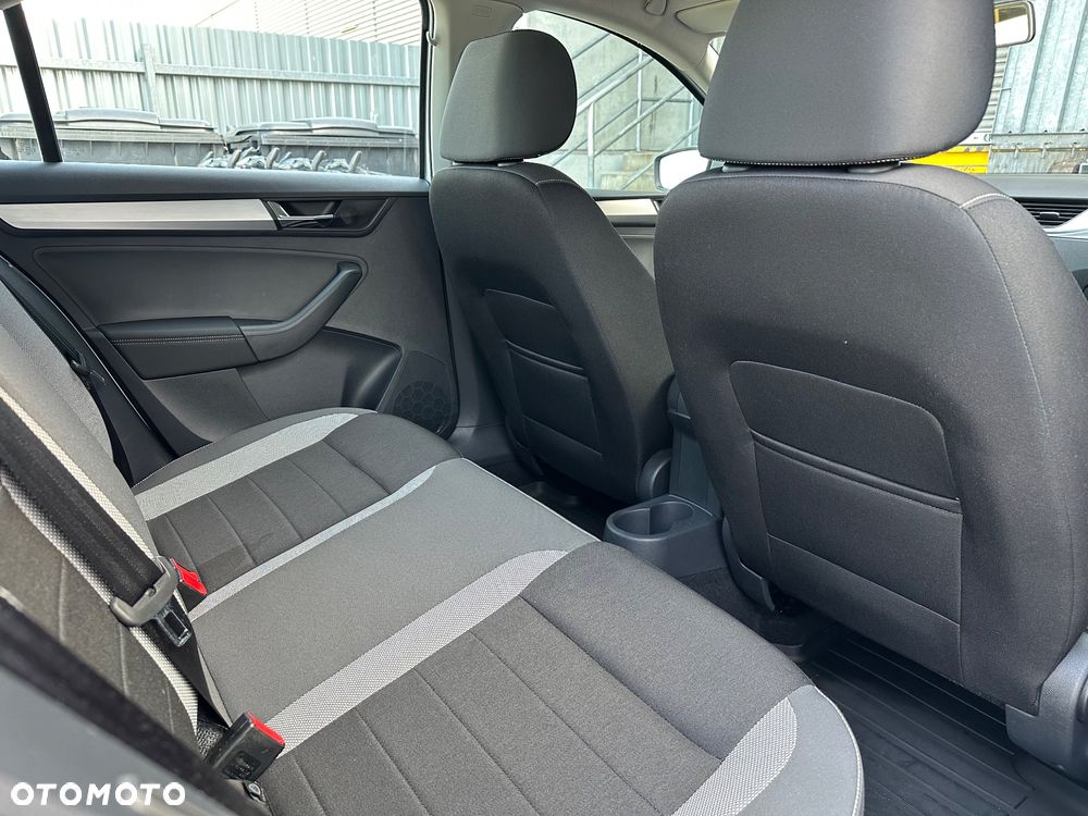 Skoda RAPID 1.0 TSI Ambition - 22