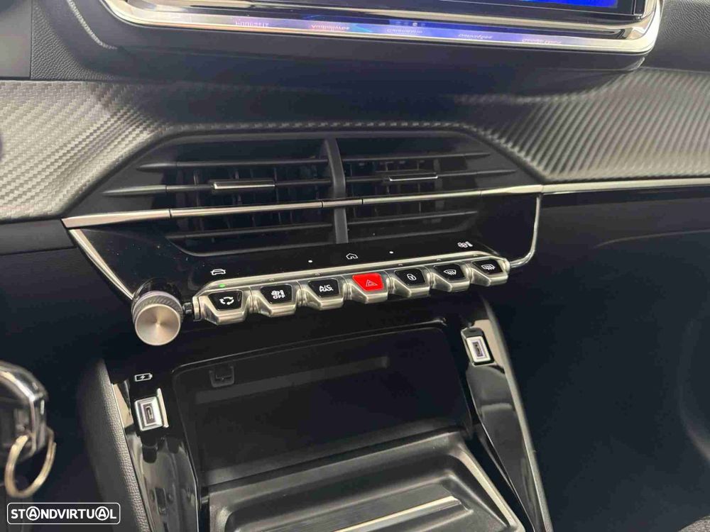 Peugeot 208 1.2 Hybrid Allure e-DCS6 - 22