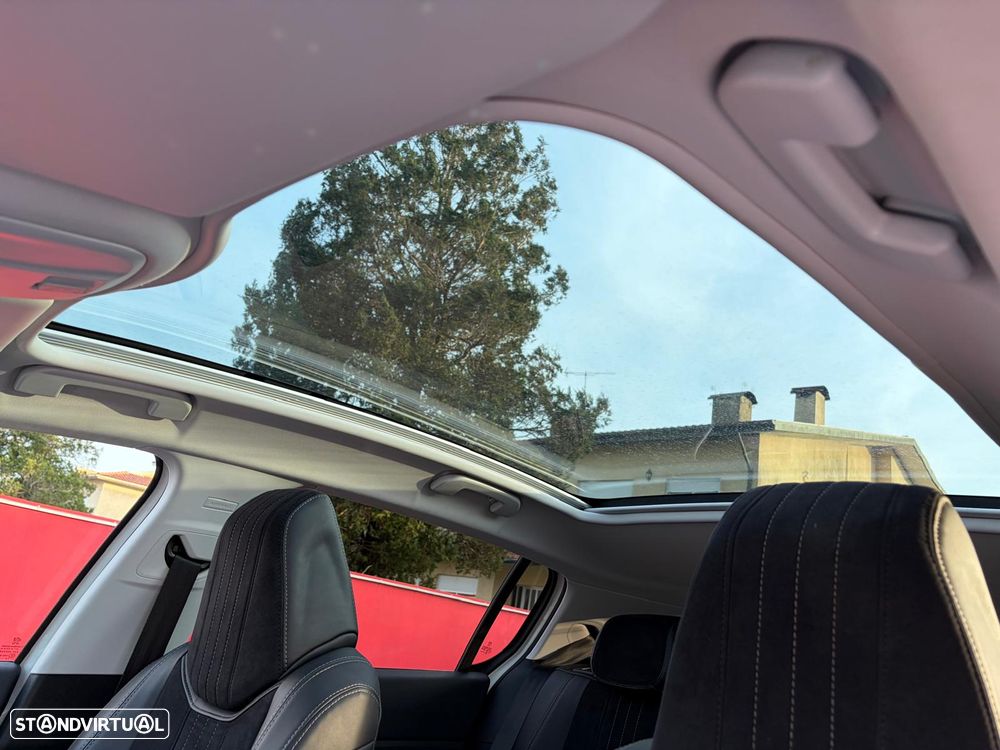 Peugeot 308 1.2 PureTech Allure J17 - 42