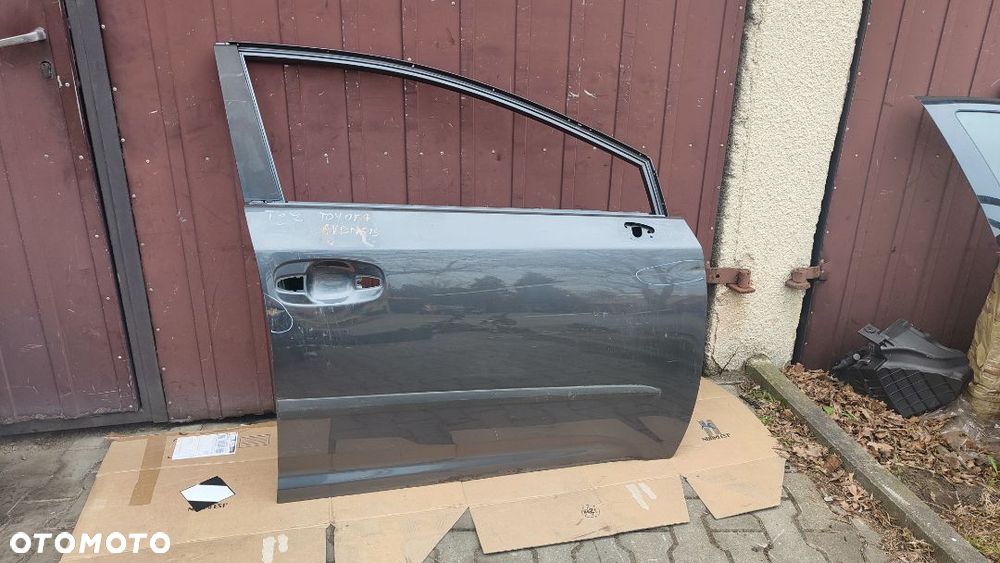 Drzwi przód przednie prawe TOYOTA AVENSIS T27 09-