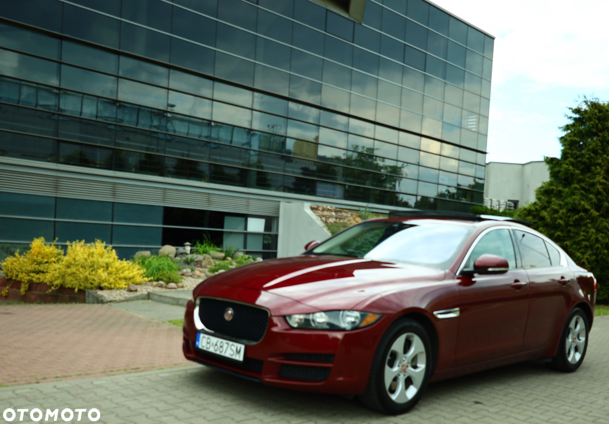 Jaguar XE 2.0 T Prestige - 11