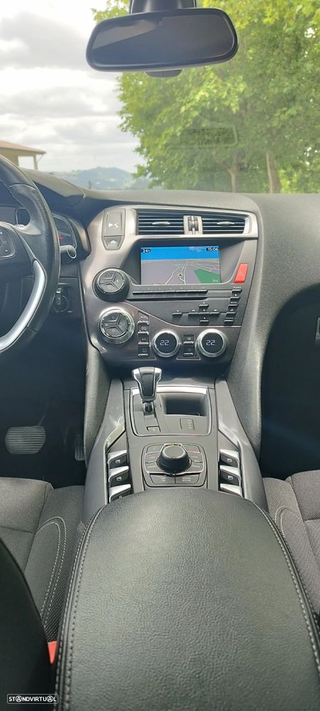 Citroën DS5 e-HDi 115 EGS6 Chic - 20