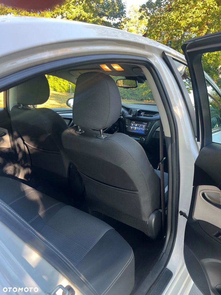 Toyota Avensis 2.0 D-4D Premium - 8