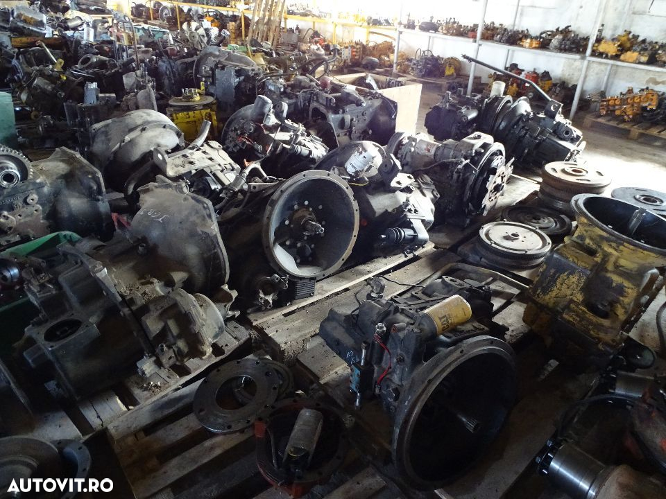 Cutie viteze Carraro TLB1 ,  Komatsu WB 93 R2 - 4