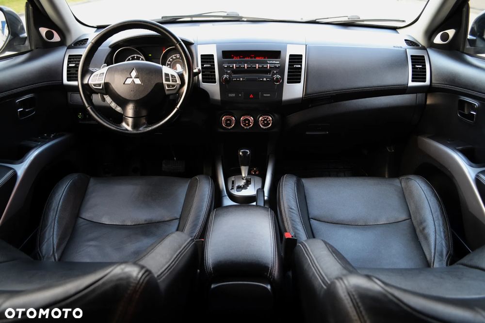 Mitsubishi Outlander 2.4 Intense + CVT - 8