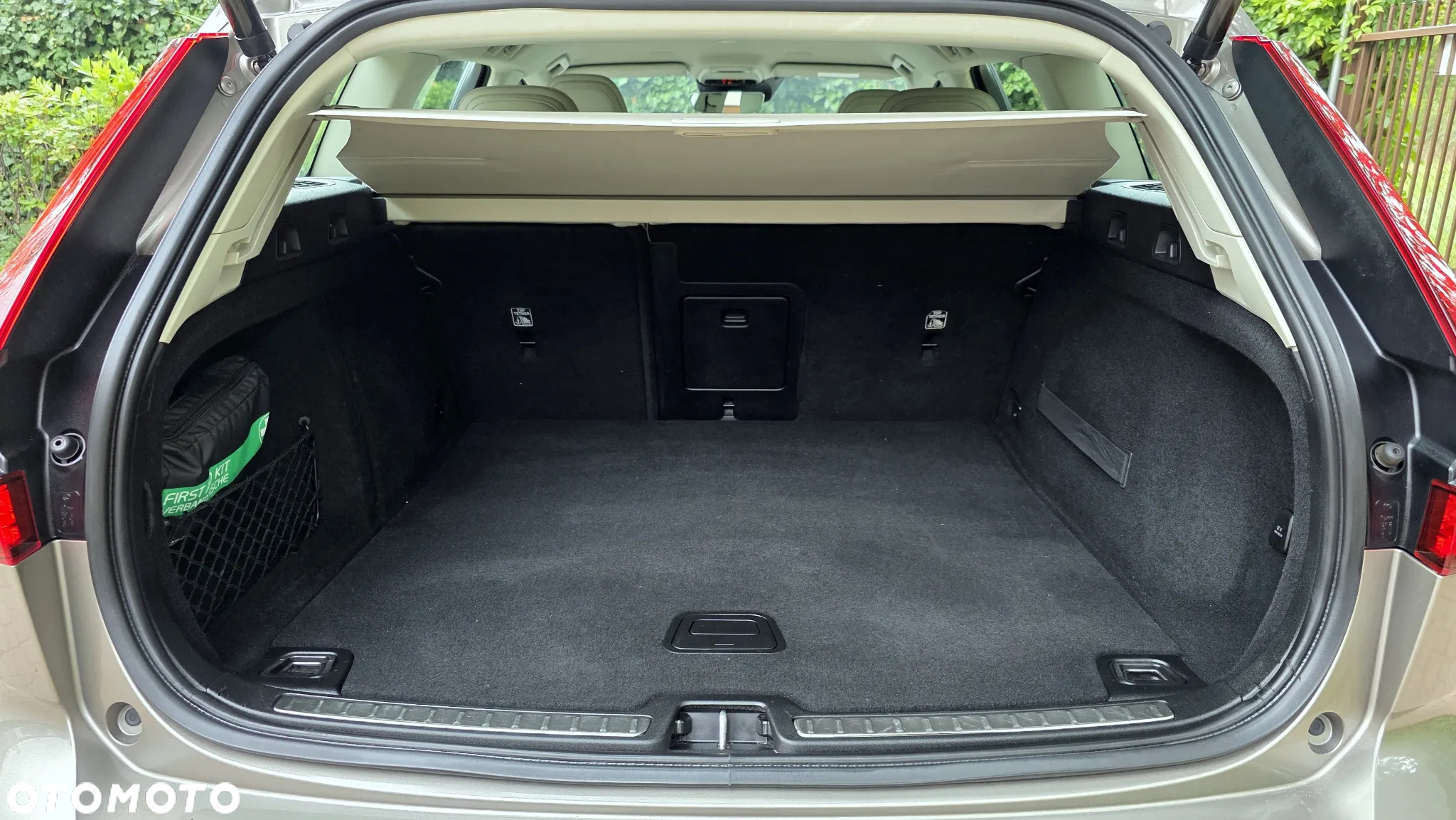 Volvo V60 T4 Momentum Pro - 23
