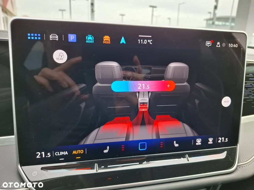 Volkswagen Passat Variant 2.0 TDI SCR DSG Elegance - 29