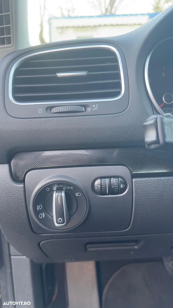 Volkswagen Golf - 22