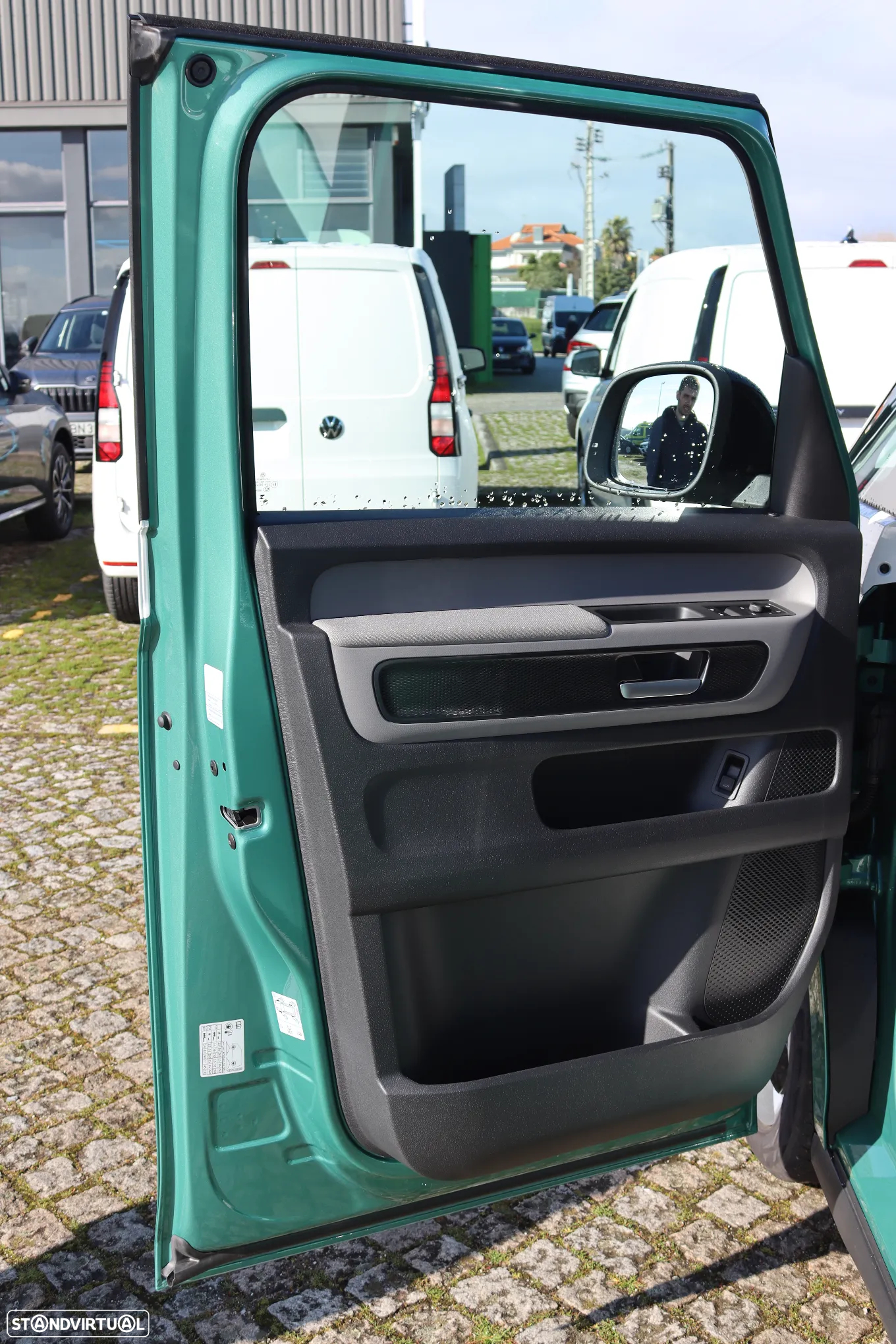 VW ID.Buzz 91 kWh Pro - 16