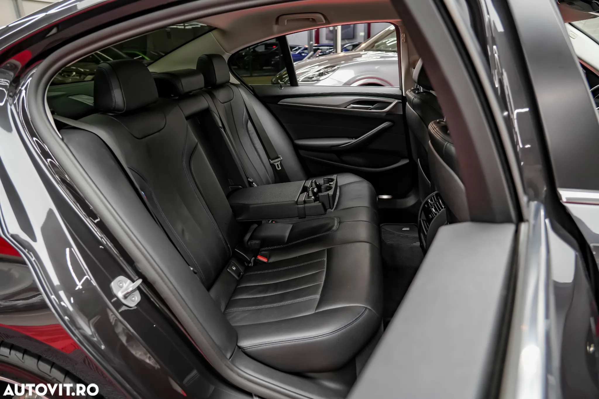 BMW Seria 5 530e iPerformance Aut. - 37