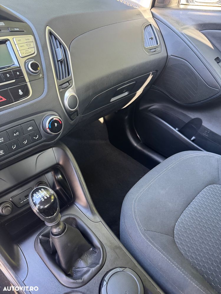Hyundai Tucson 2.0 CRDI VGT GLS 4WD MT STYLE PLUS - 9