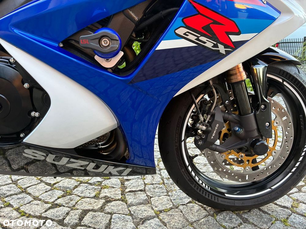 Suzuki GSX-R - 40