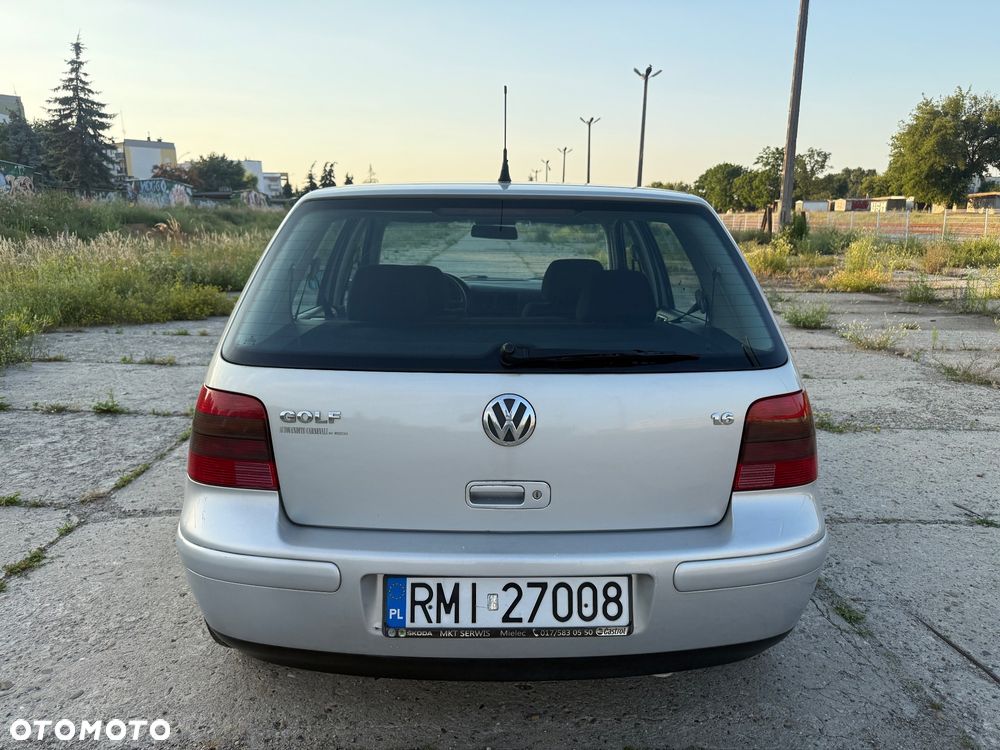 Volkswagen Golf 1.6 Highline - 5